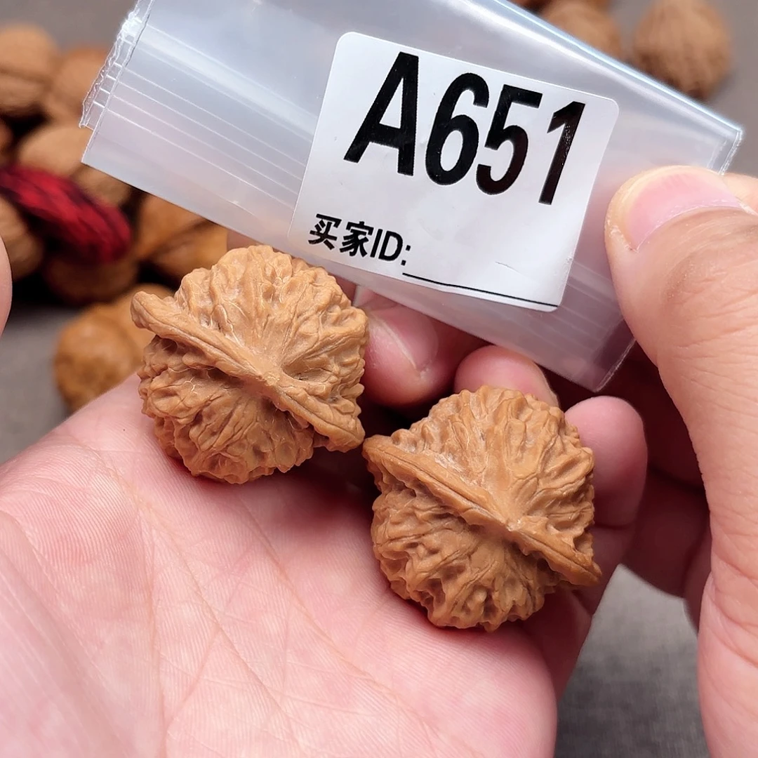 文玩核桃把件瓷娃娃A651