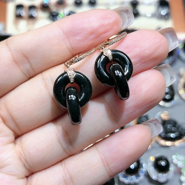 翡翠18K金镶嵌耳饰