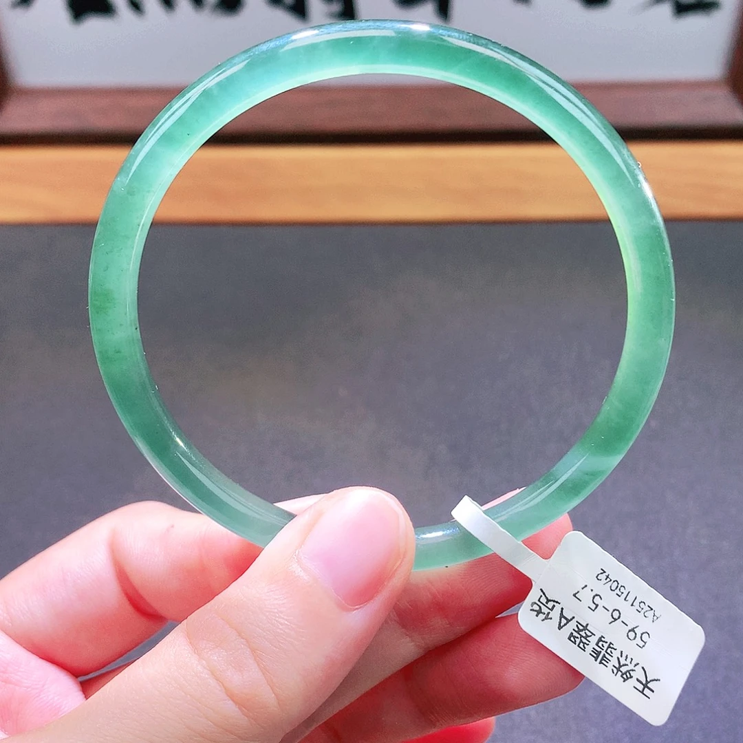 翡翠未镶嵌手镯天然翡翠