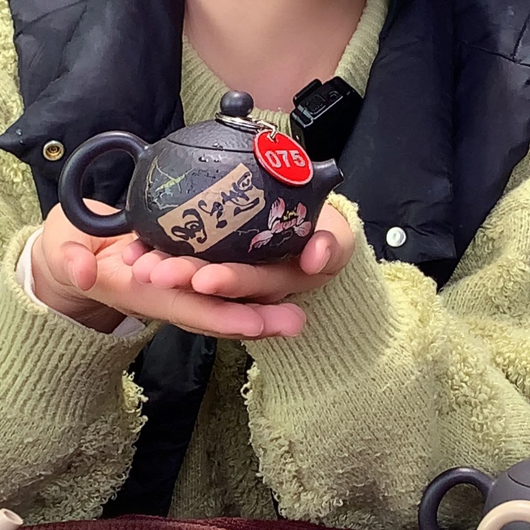 壶建水紫陶彩填锤纹茶壶075