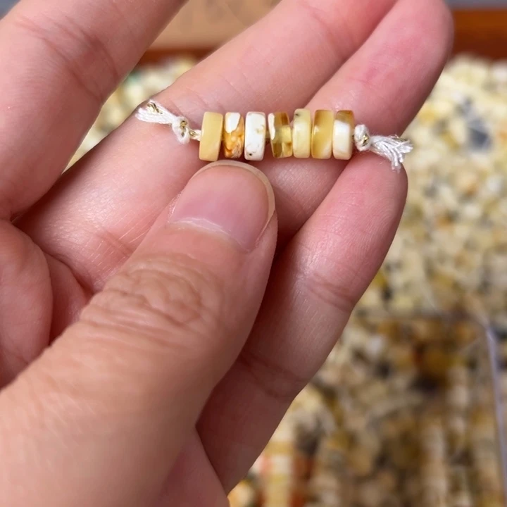 蜜蜡未镶嵌裸石6.5mm一组