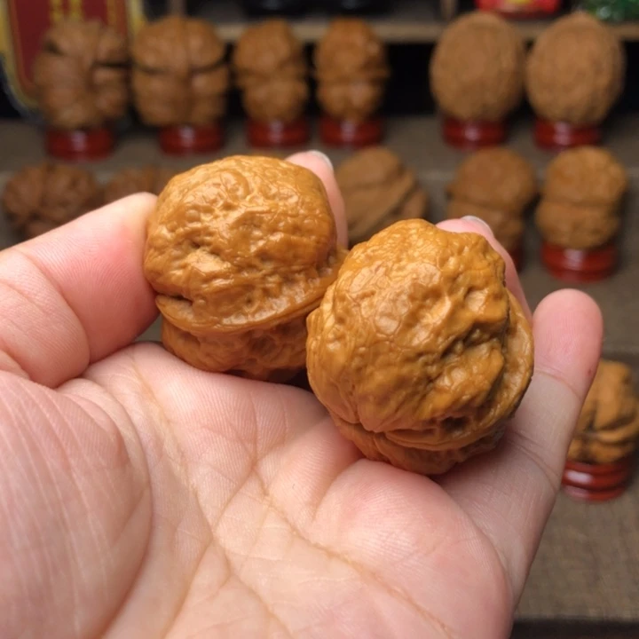 文玩核桃把件80玉龙小金蝉35