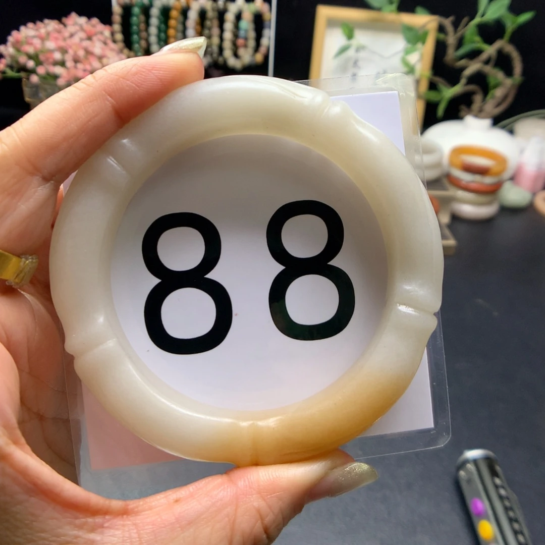 石英质玉手镯未镶嵌是****～