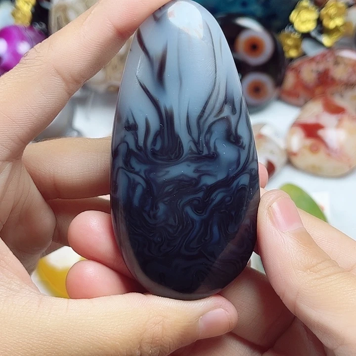 玛瑙/玉髓未镶嵌珠宝奇石