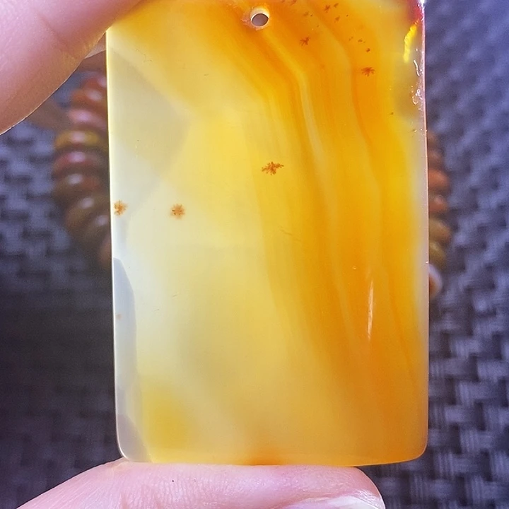 弓***张玛瑙/玉髓未镶嵌颈饰