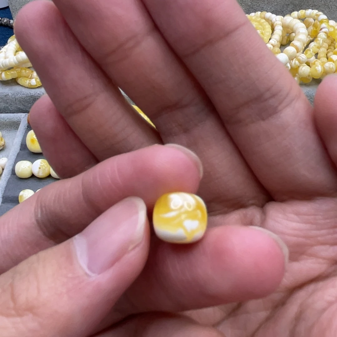 方***琥珀未镶嵌裸石微瑕话粉