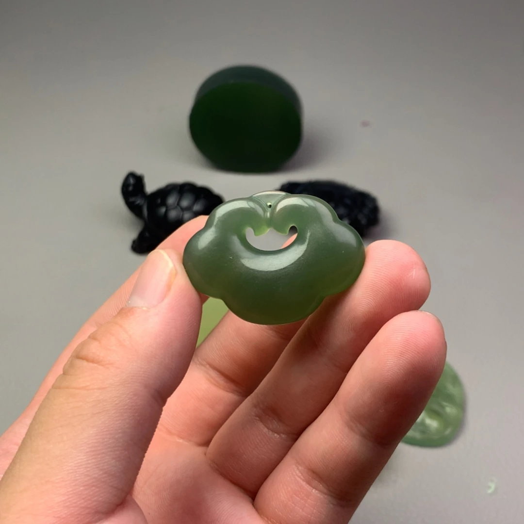【闪购商品】未镶嵌蛇纹石玉岫玉