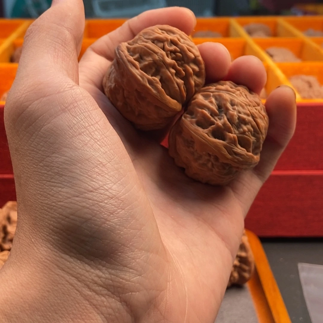 刘***美吊坠文玩核桃磨盘