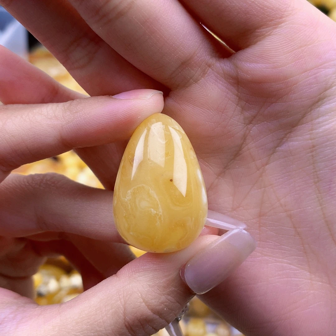 蜜蜡未镶嵌珠宝奇石