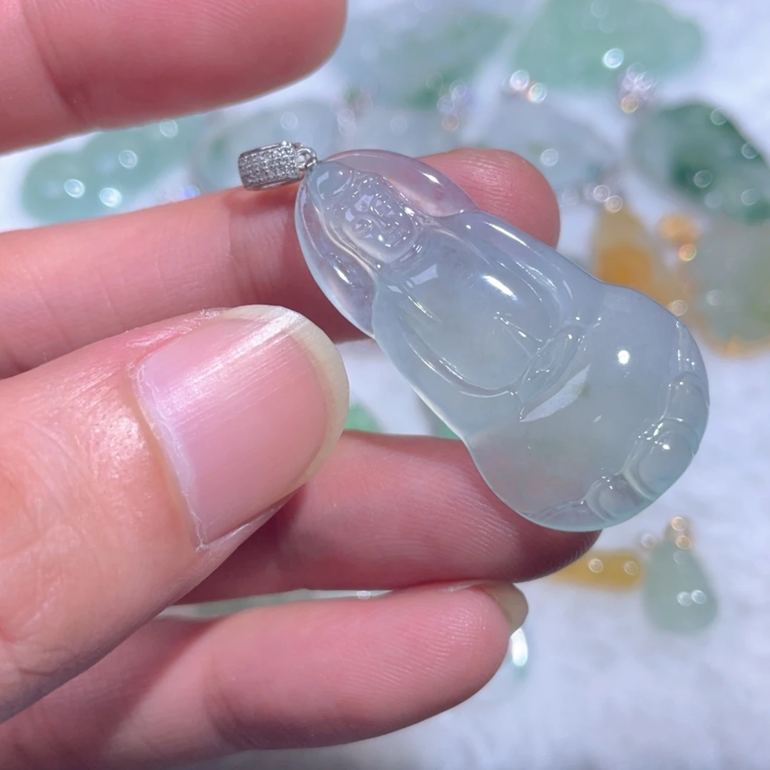 翡翠18K金镶嵌颈饰翡翠