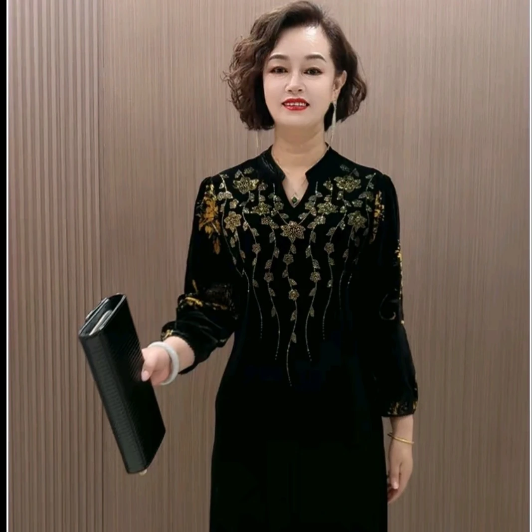 重工烫钻洋气中老年丝绒宽松大码遮肉显瘦妈妈连衣裙