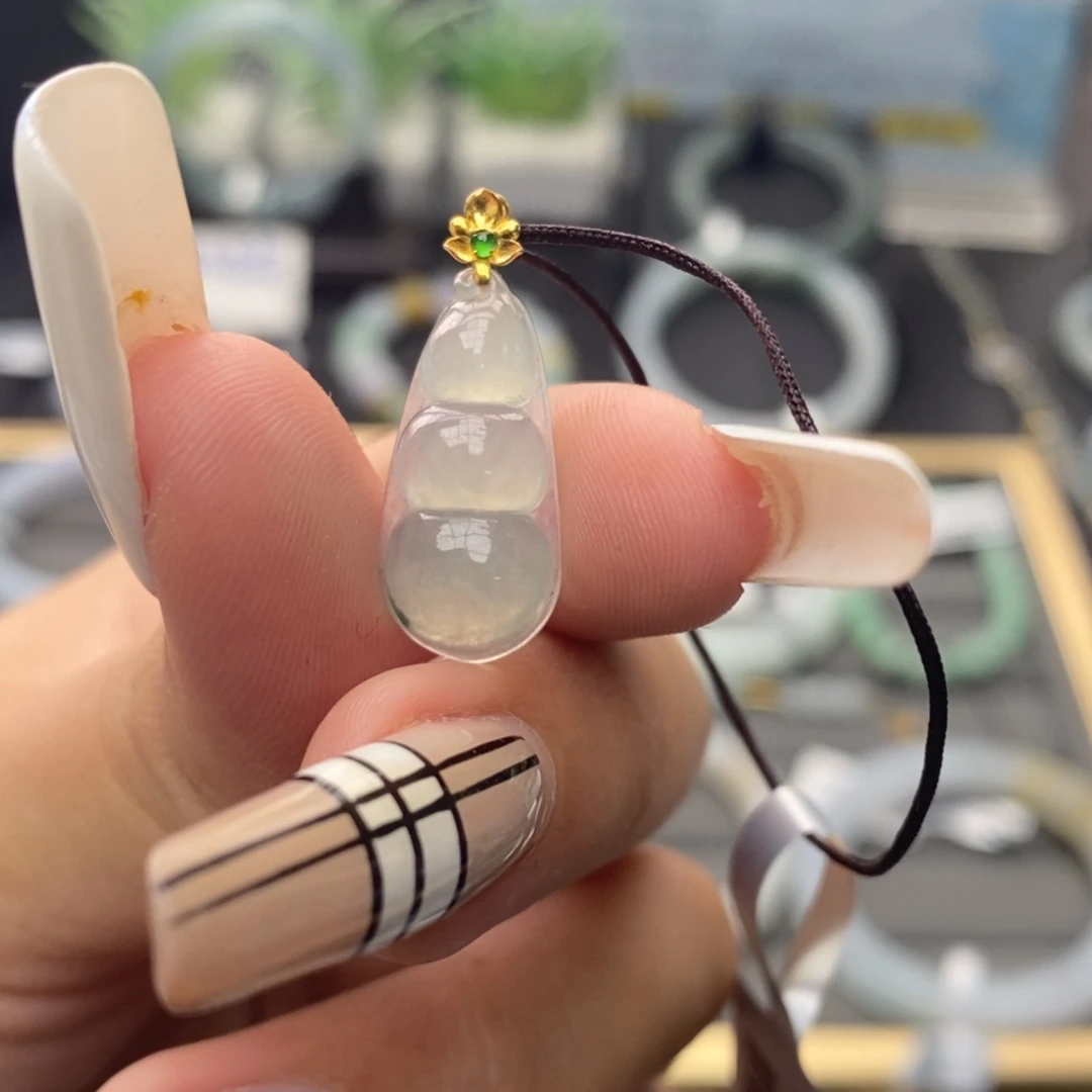 【闪购商品】颈饰18K金镶嵌翡翠