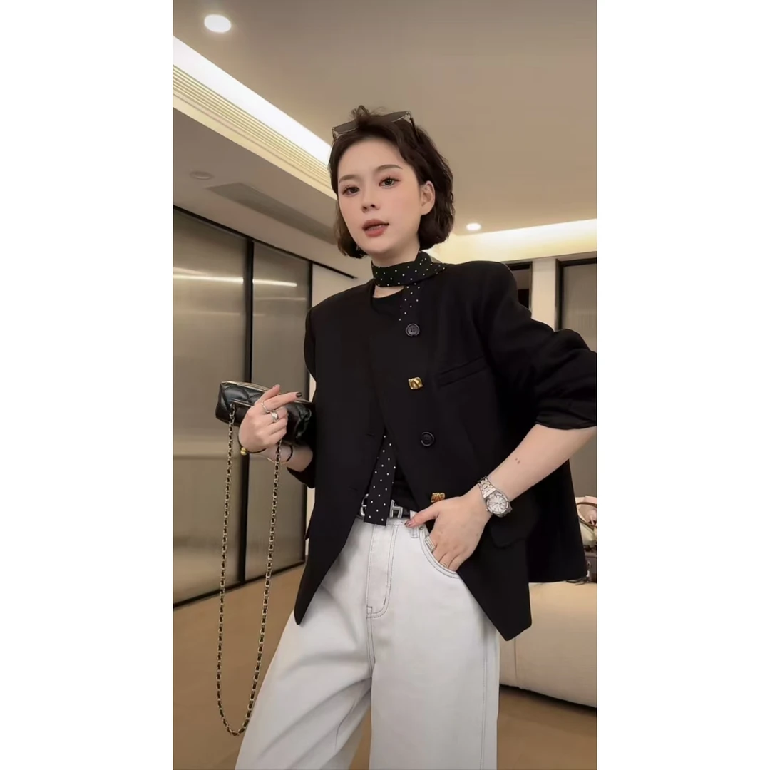 2025春款排扣设计高级感西装外套2502C366