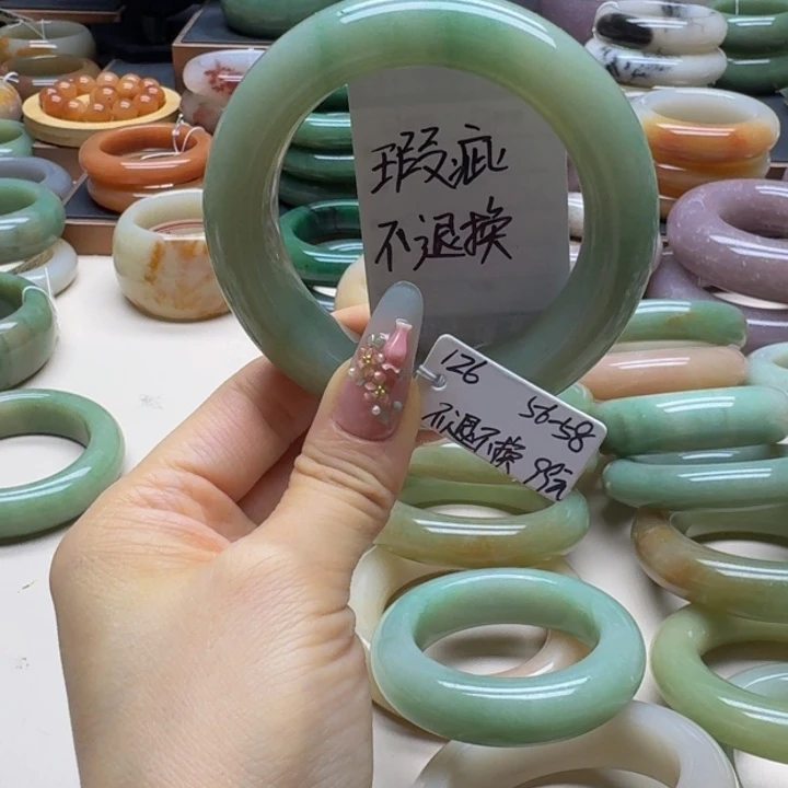 石英质玉未镶嵌手镯