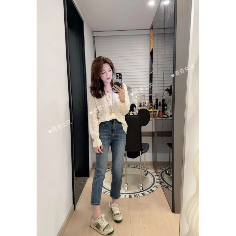 「简素柔乡」双面提花拼蕾丝针织衫v领秋季新款小个子减龄上衣