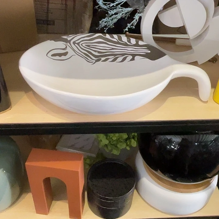 陶瓷花瓶部分（微瑕）