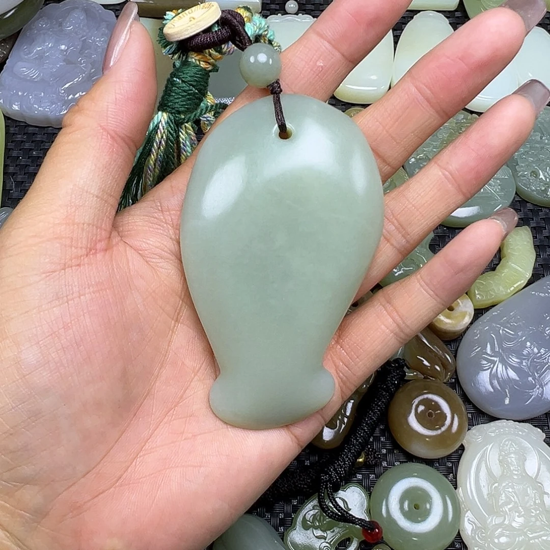 和田玉未镶嵌颈饰卡81