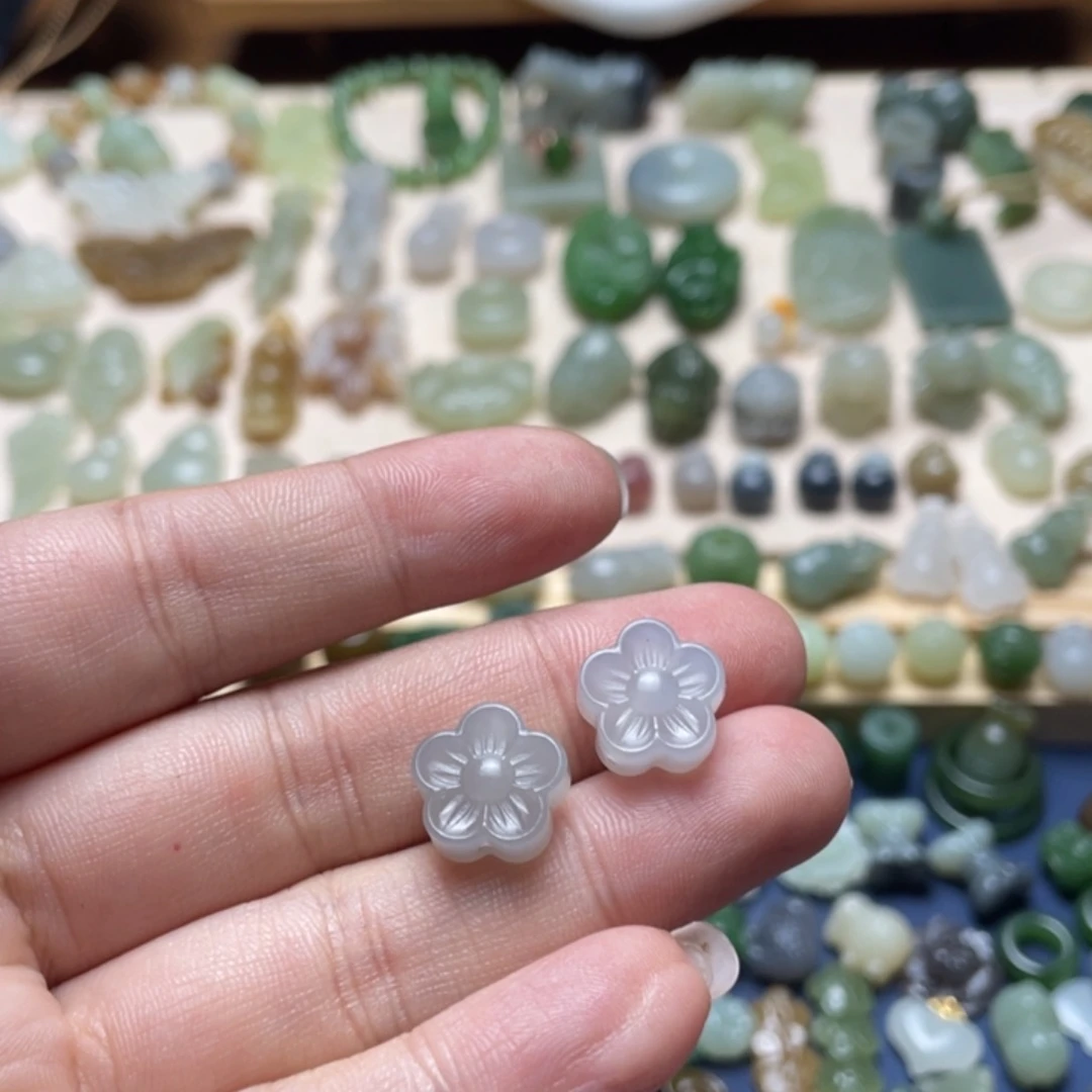 和田玉未镶嵌吊坠(不含链)一个