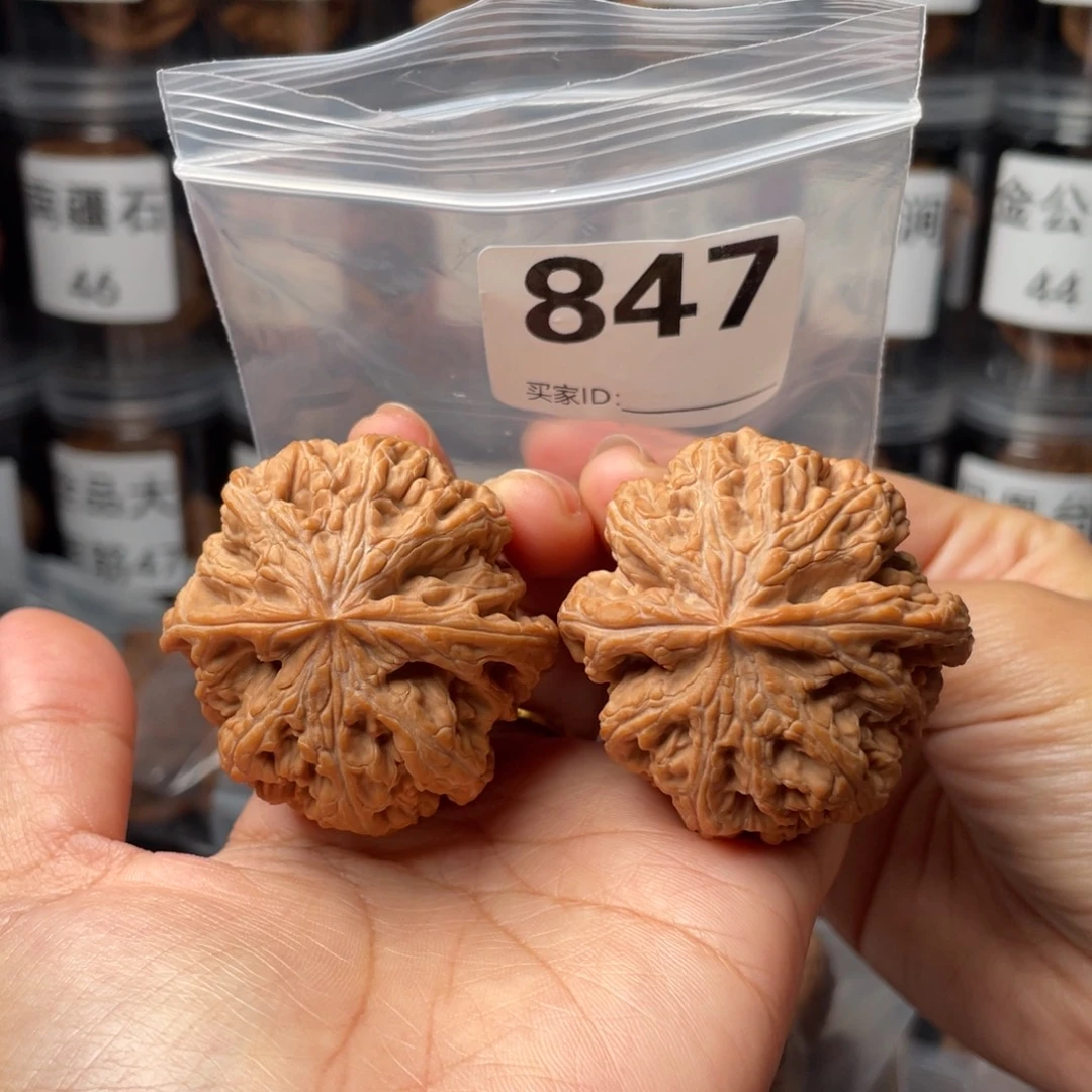 诗***.把件文玩核桃47粗筋