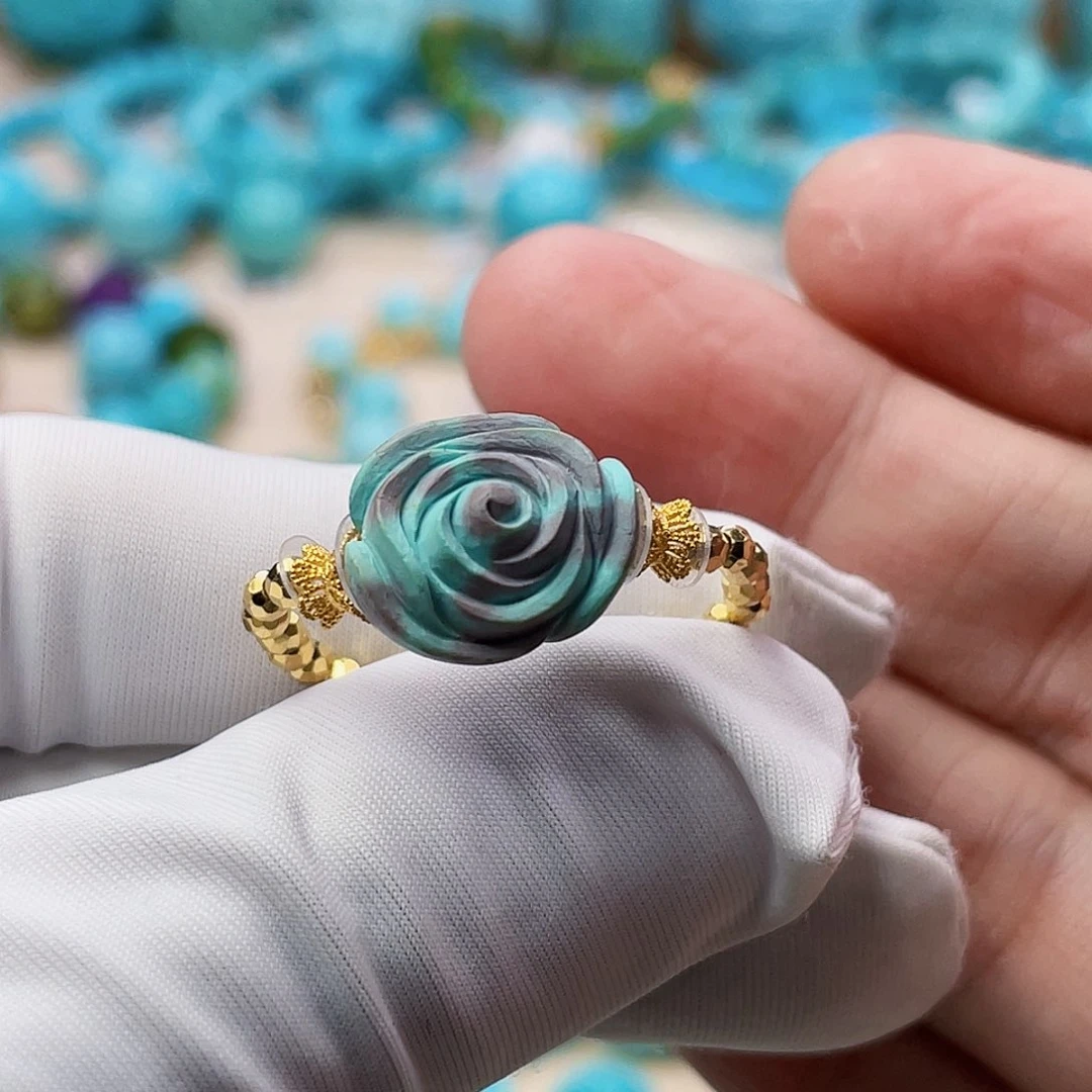 绿松石珠宝奇石18K金镶嵌偷***?