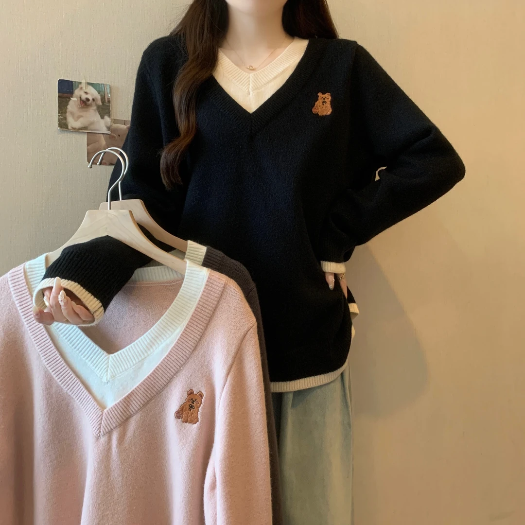 【琦琦】现货-2024秋冬大码假两件V领小熊毛衣慵懒风百搭显瘦针织衫