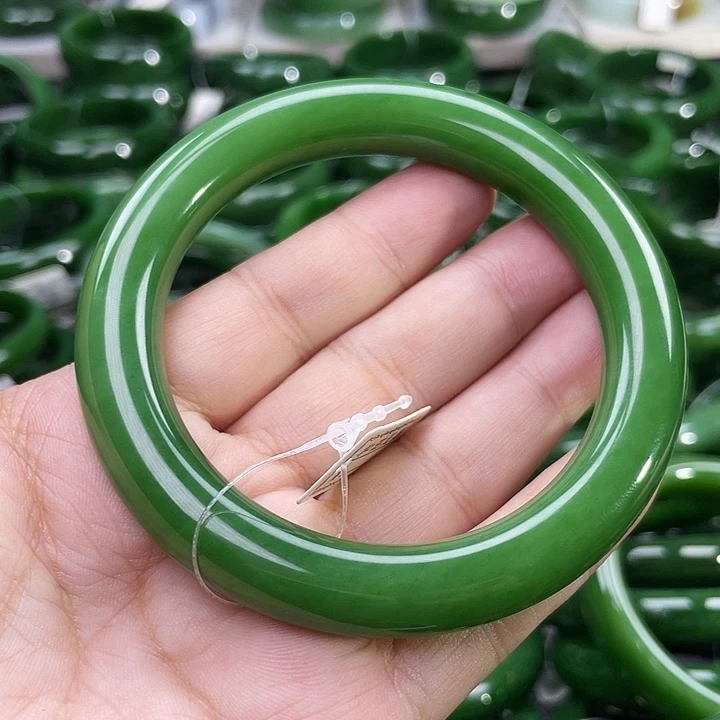 未镶嵌手镯和田玉（碧玉）