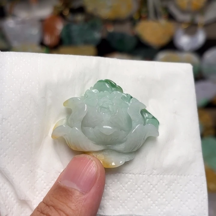 翡翠颈饰未镶嵌吊坠