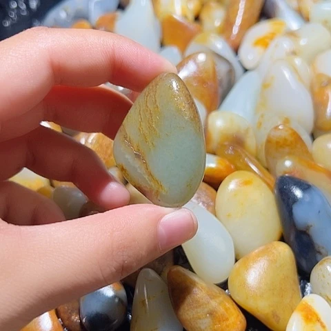 和田玉（糖玉）未镶嵌颈饰23克