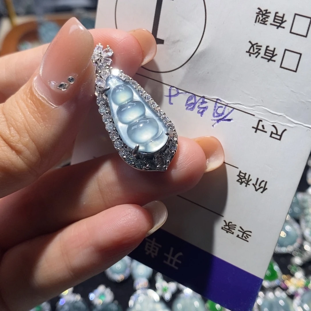 b***y翡翠未镶嵌颈饰翡翠