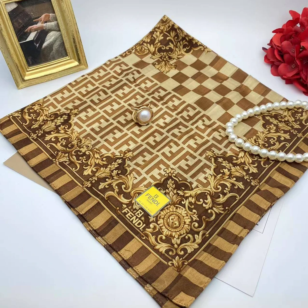 99新 FENDI/芬迪 海囤/芬迪/丝巾/yy05061