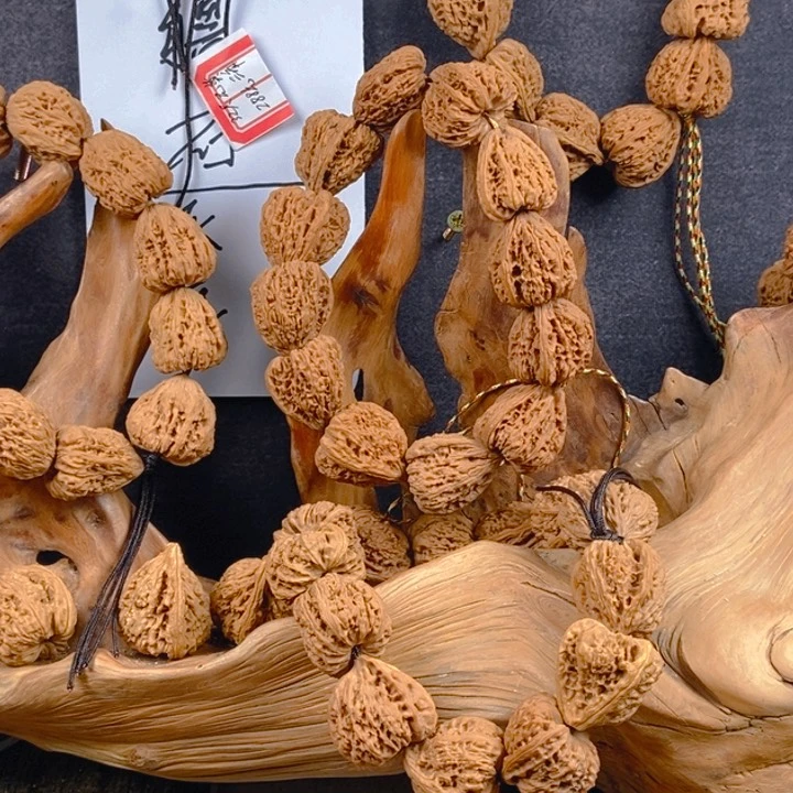 文玩核桃吊坠遇**水南疆