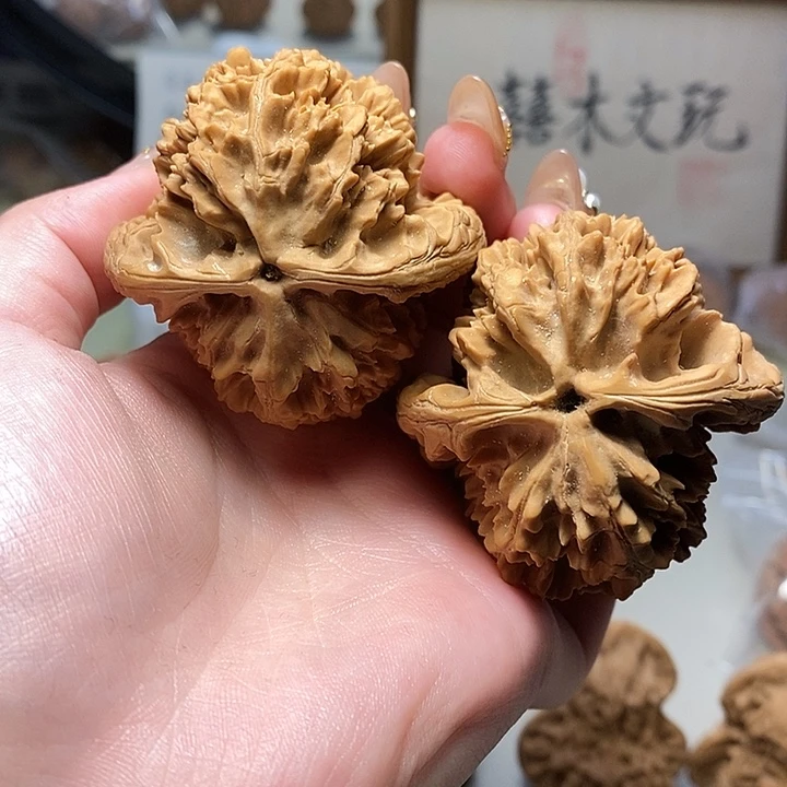 吊坠文玩核桃52大刺