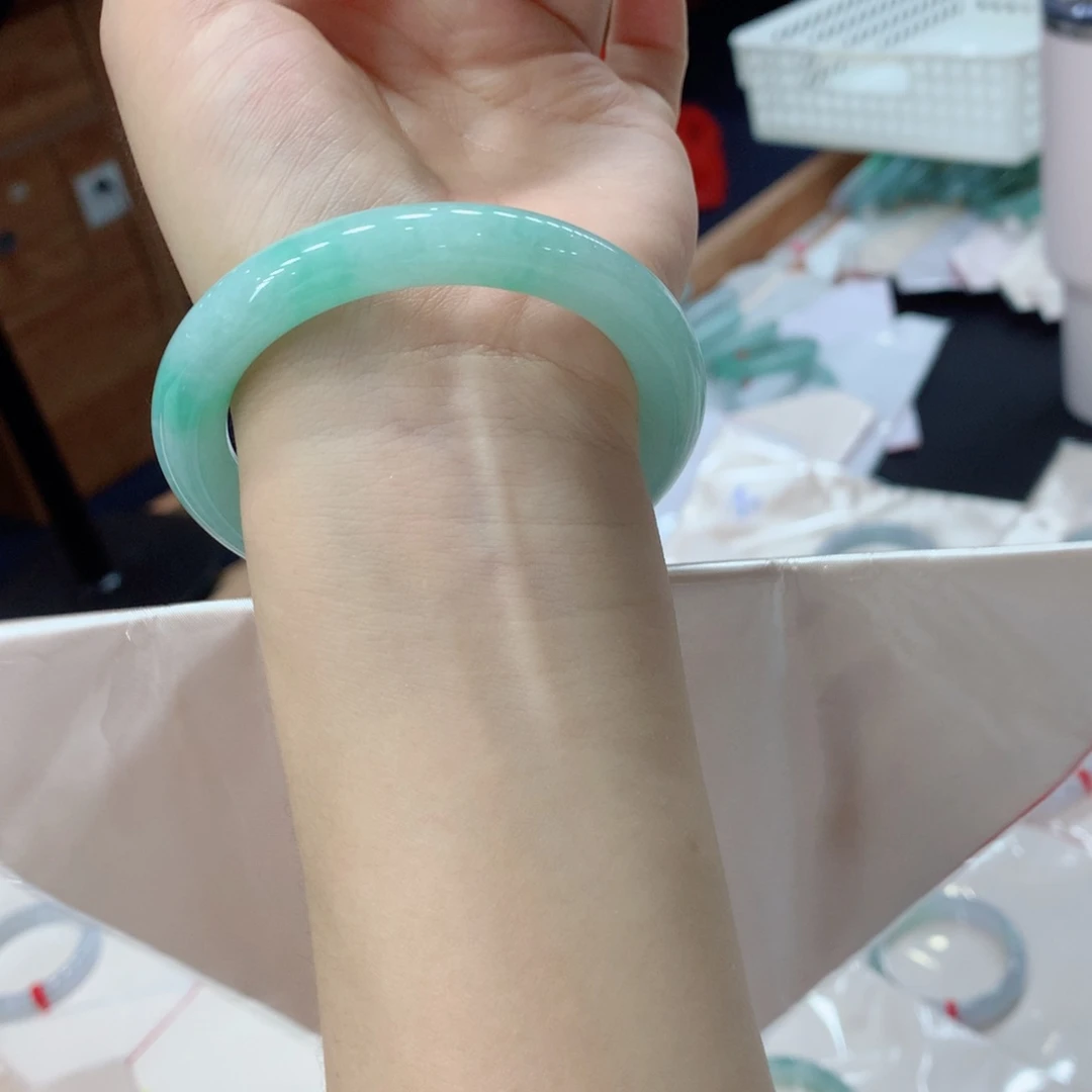 未镶嵌手镯翡翠买断