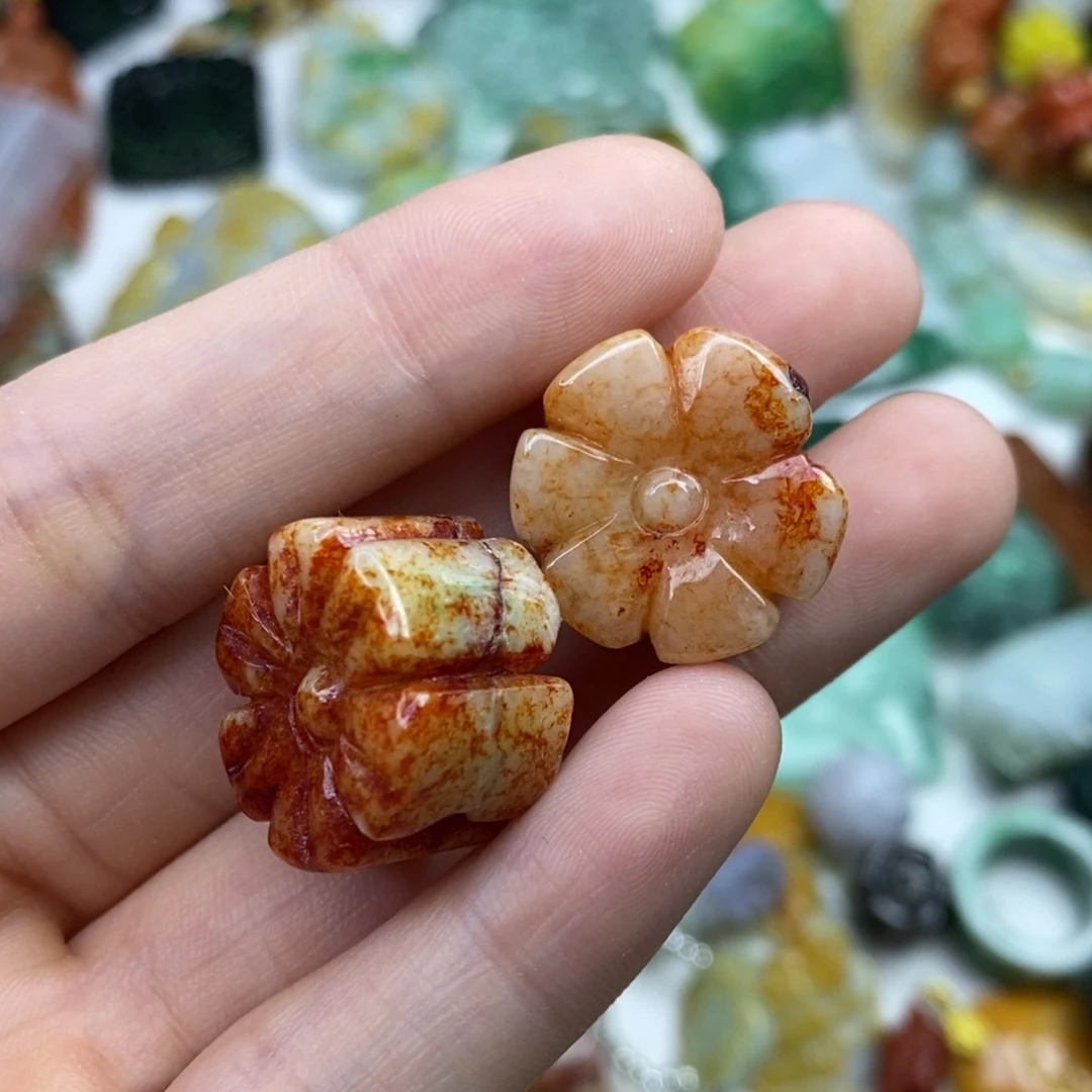 翡翠未镶嵌颈饰砖****）