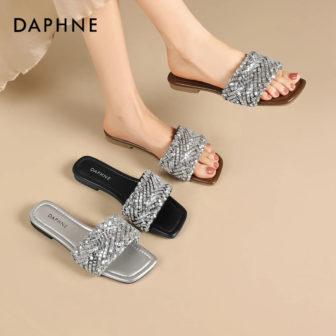 达芙妮2025夏季新款法式一字拖女外穿平底方头配裙子仙女风凉拖鞋