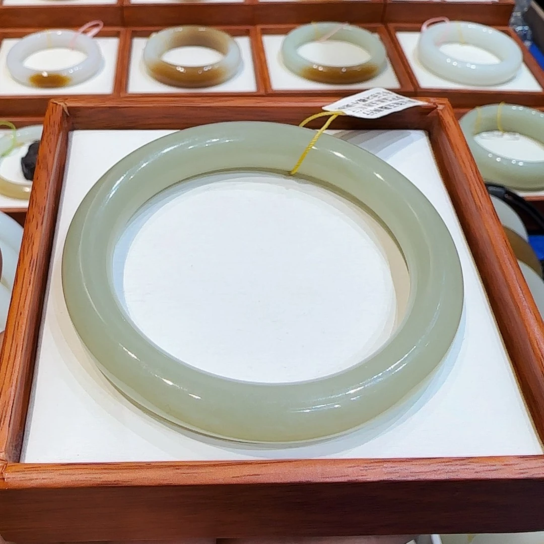 和田玉手镯未镶嵌晴水59