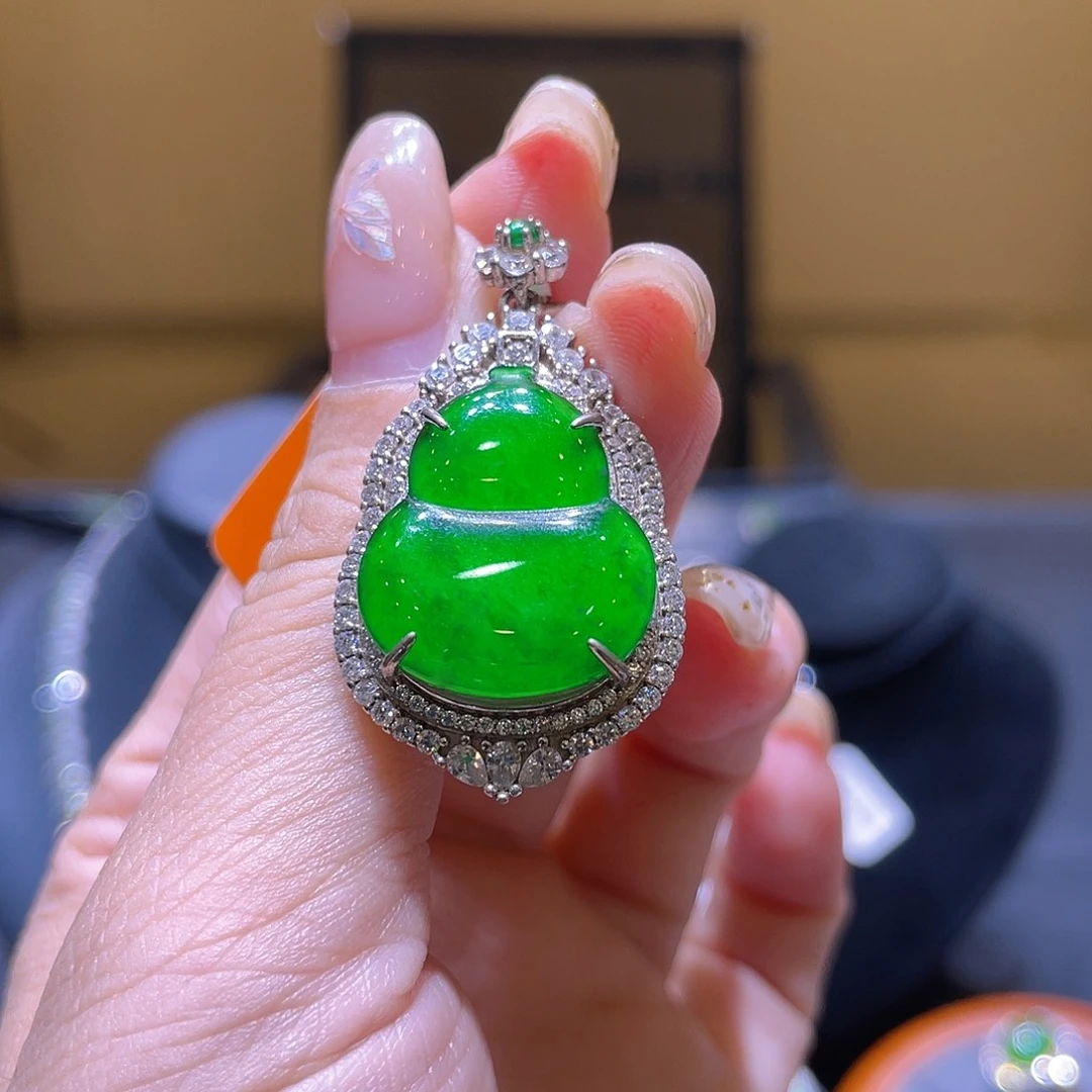 吊坠(赠链)银S925镶嵌翡翠