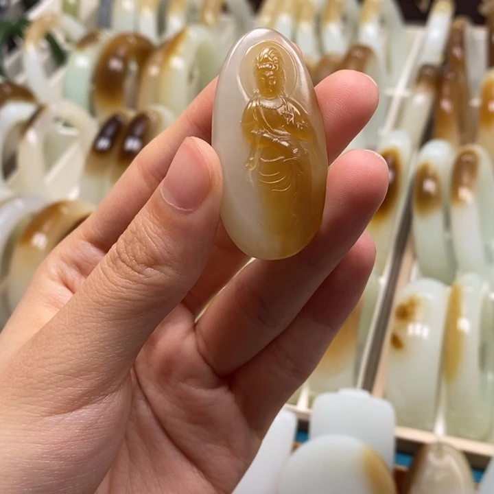 和田玉未镶嵌颈饰