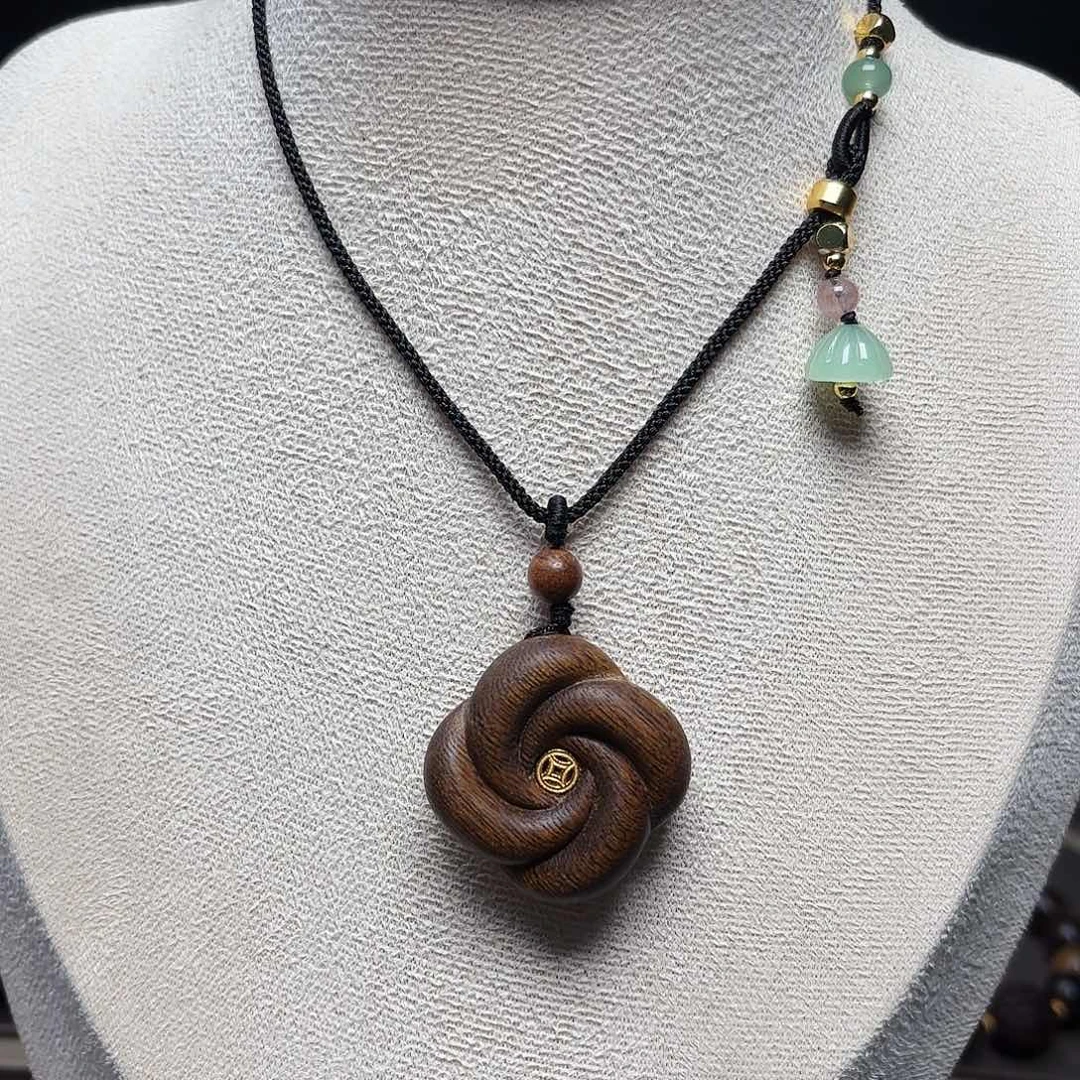 吊坠沉香越南芽庄紫棋楠玉化料