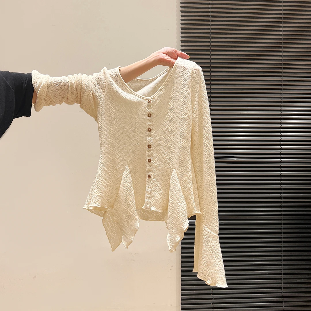 法式气质v领喇叭袖镂空长袖T恤女2025秋季新款修身显瘦上衣