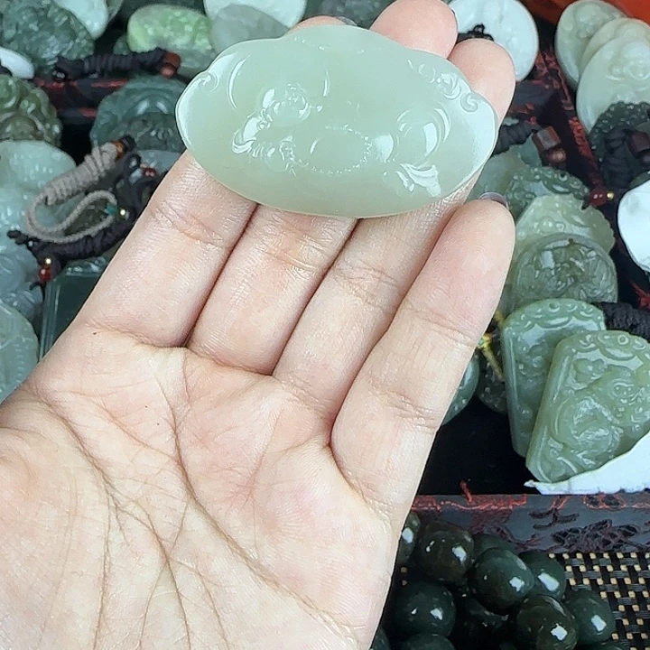 和田玉未镶嵌颈饰