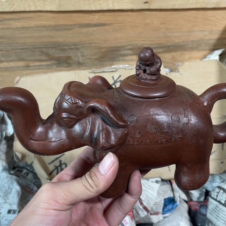 茶壶紫砂老厂紫砂壶一件。