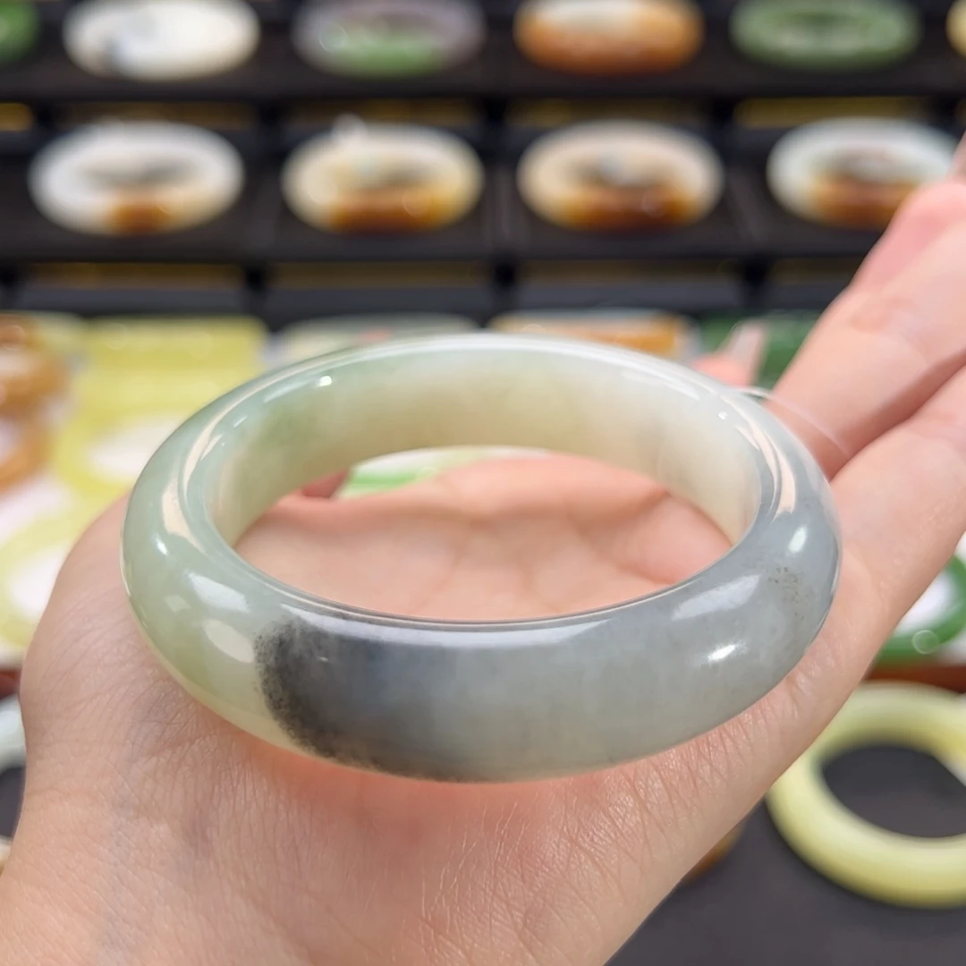 和田玉（翠青玉）手镯未镶嵌江南烟雨