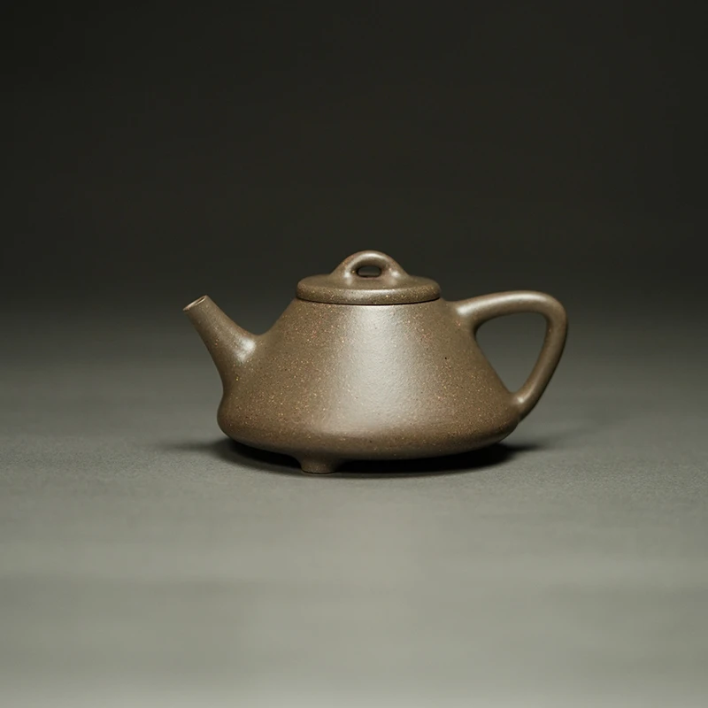 抟泥青年.全手（子冶石瓢）松华青段 170ml 出水畅顺，线条流畅。