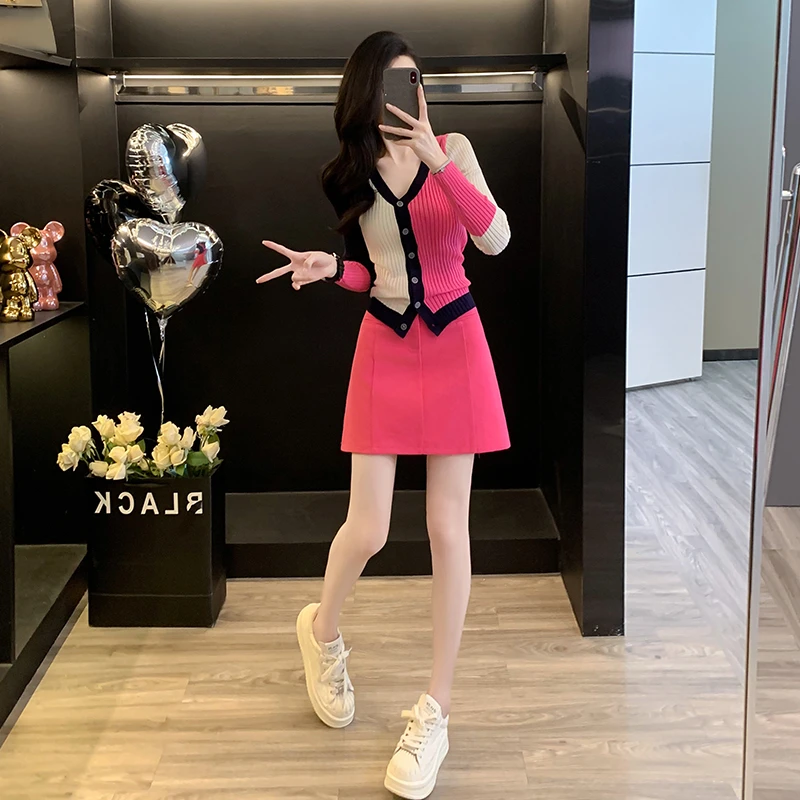 多巴胺个性拼色V领针织开衫女显瘦单排扣上衣牛仔短裙春夏新款