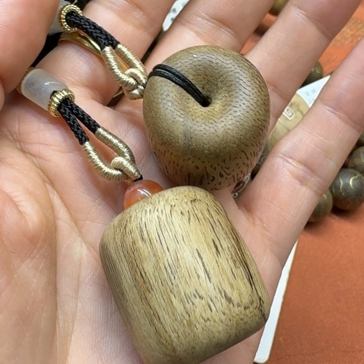 大叶紫檀（黑酸枝木类）