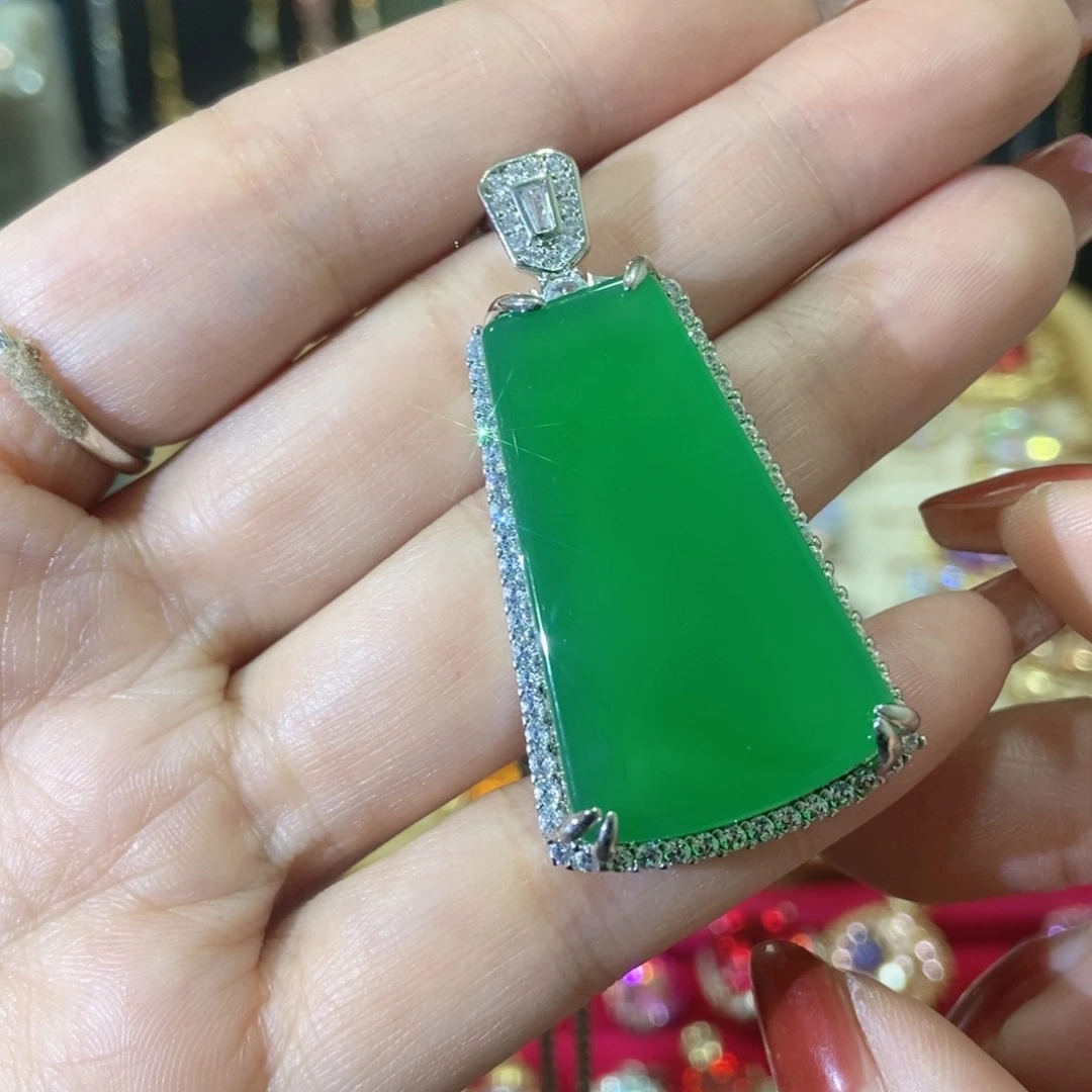 66锆石（处理）吊坠