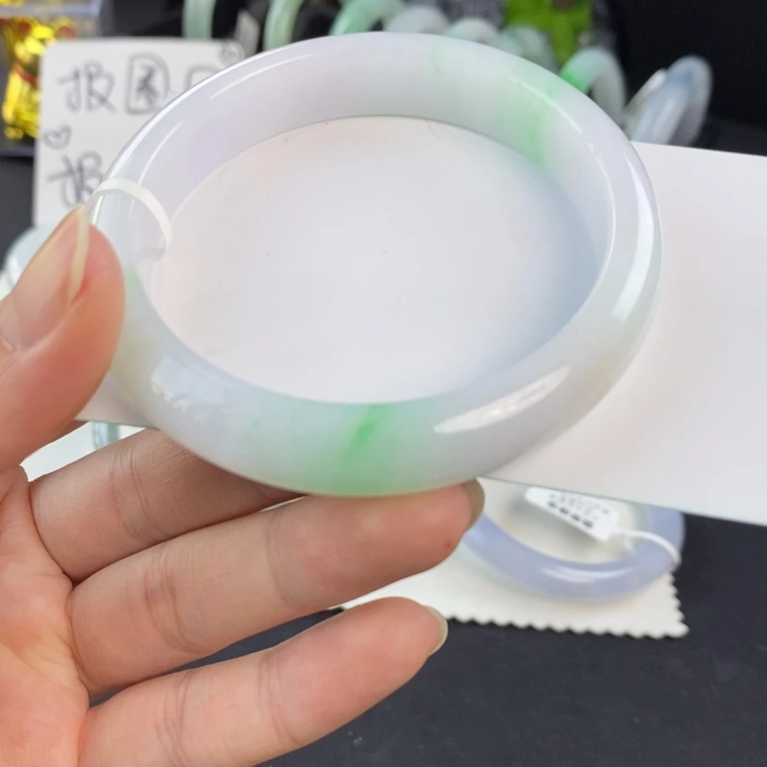 翡翠未镶嵌手镯白底青59