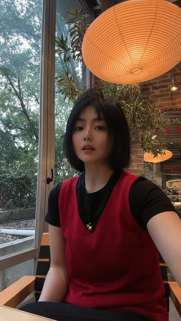 《暖阳》春季时尚简约针织背心女