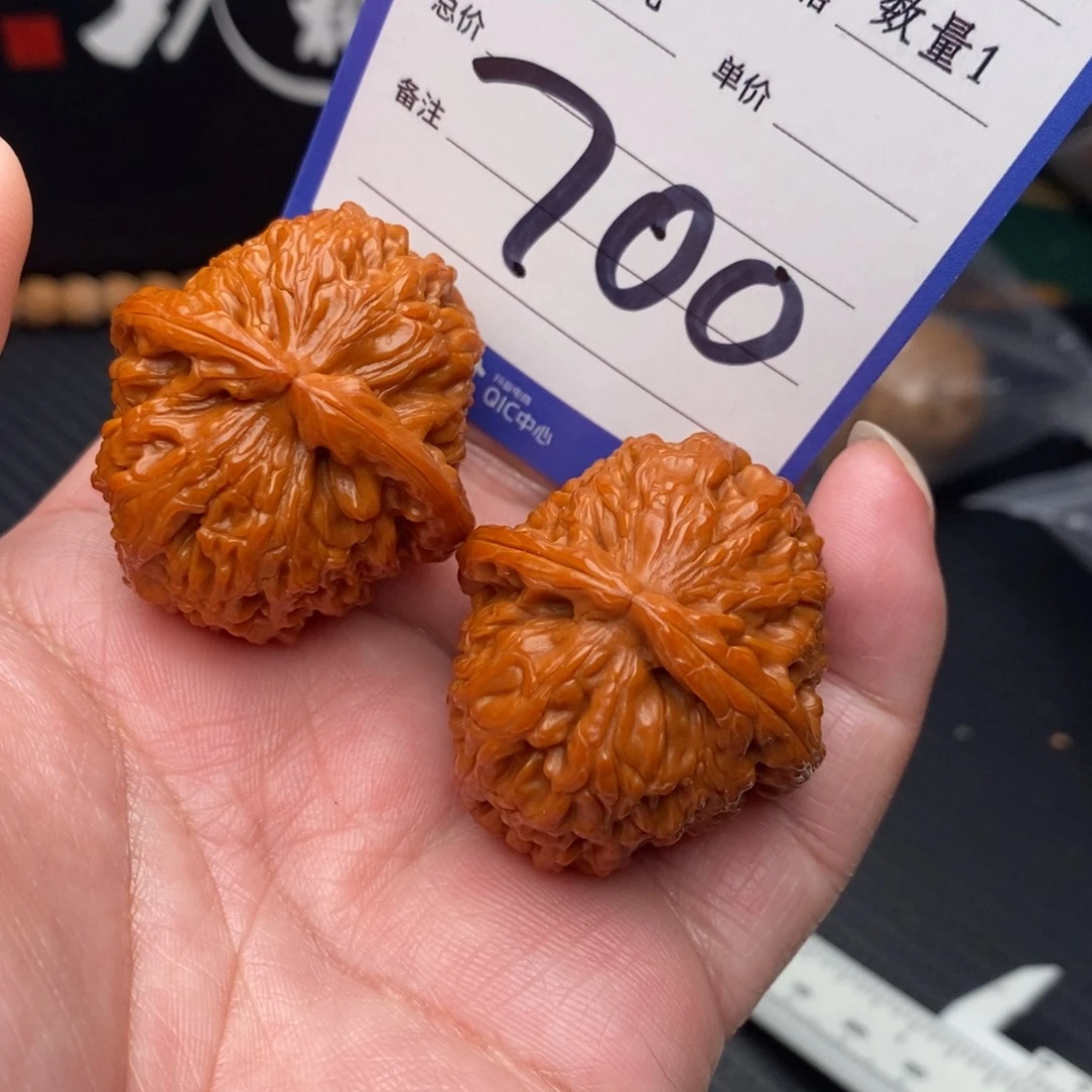 桃核把件白狮子35mo